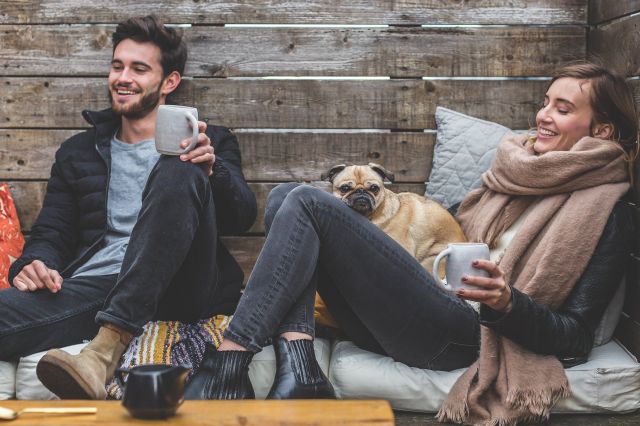 6 Kommunikationsstrategien glücklicher Paare in Beziehungen