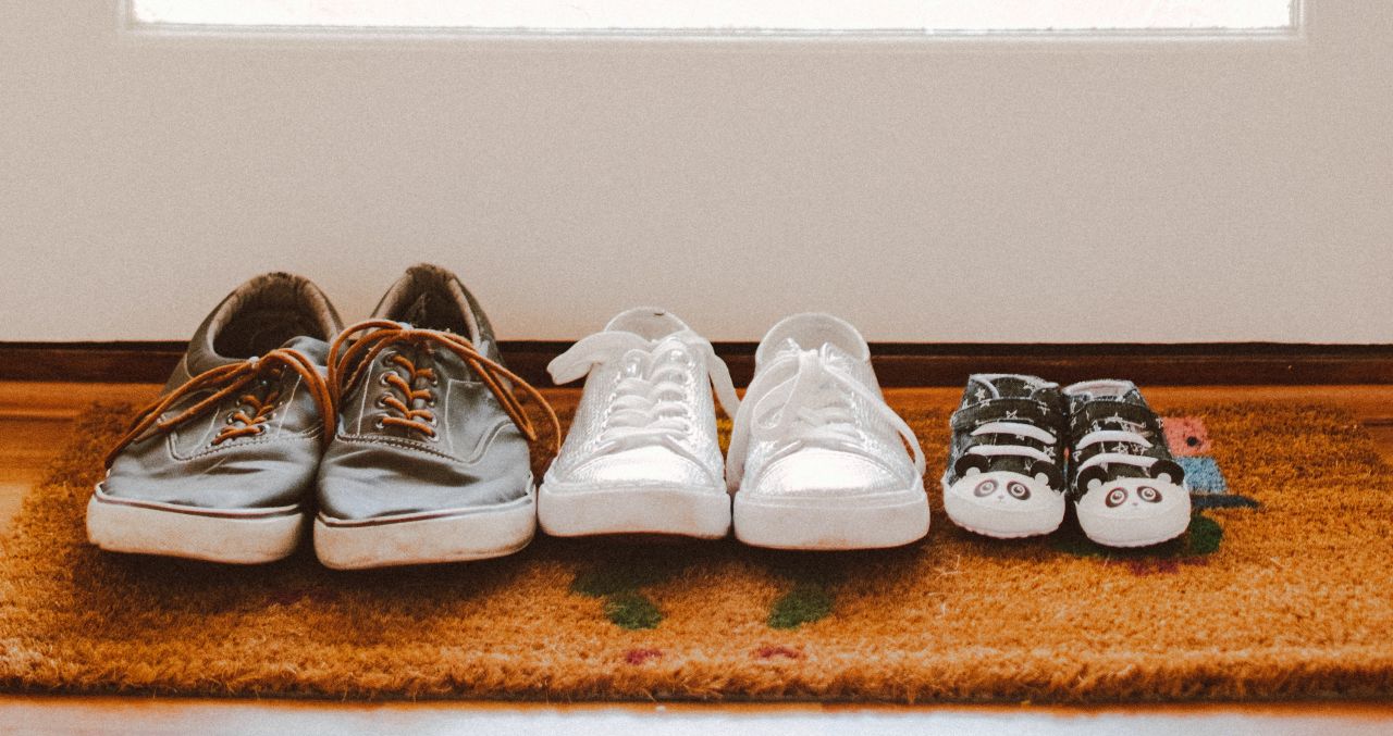 Wissenschaftler entdecken, warum du die Schuhe vor dem Betreten deines Hauses ausziehen solltest