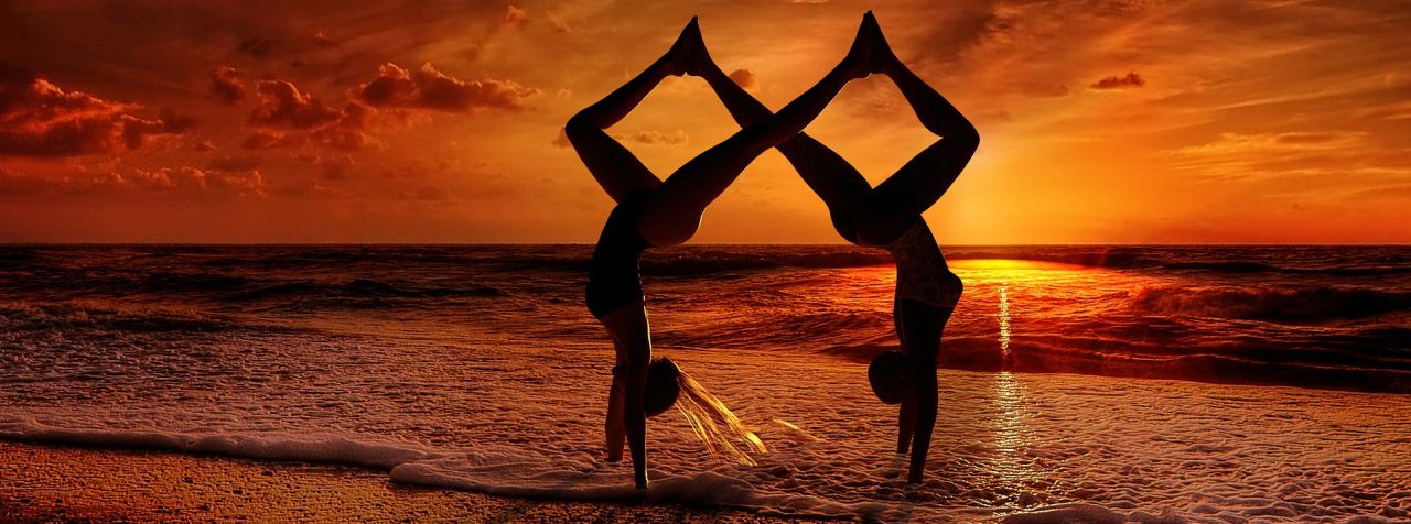 11 Partner – Yoga Posen für Paare, zum Aufbau der Intimität in einer Beziehung