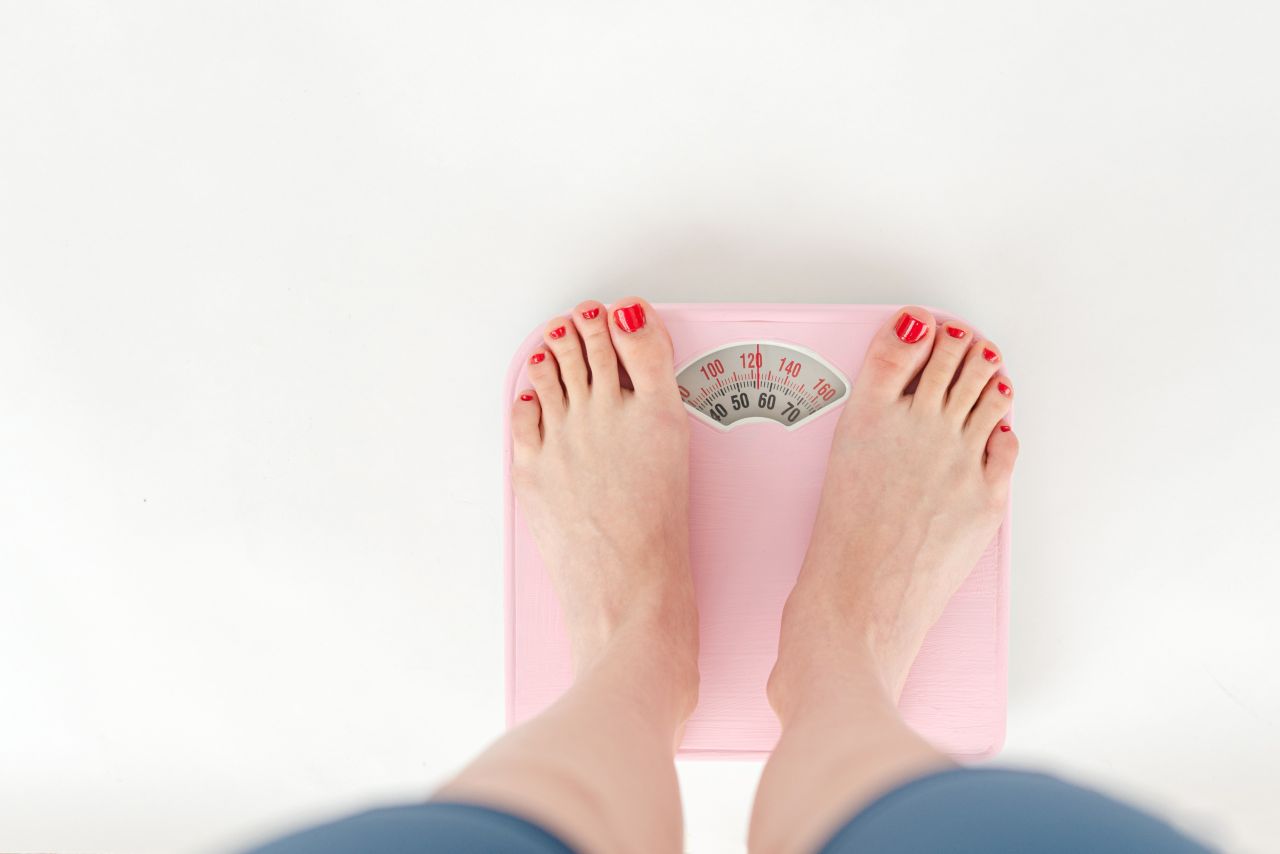 9 Hormone, die zu Gewichtszunahme führen und wie du sie stabilisierst