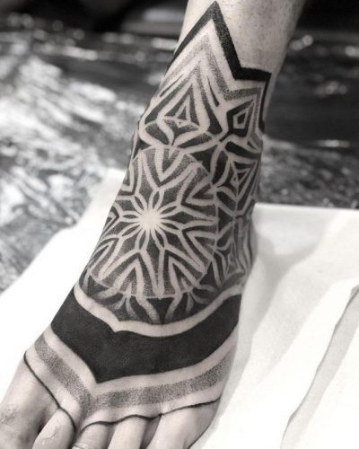 16. Geometrisches Muster Tattoo