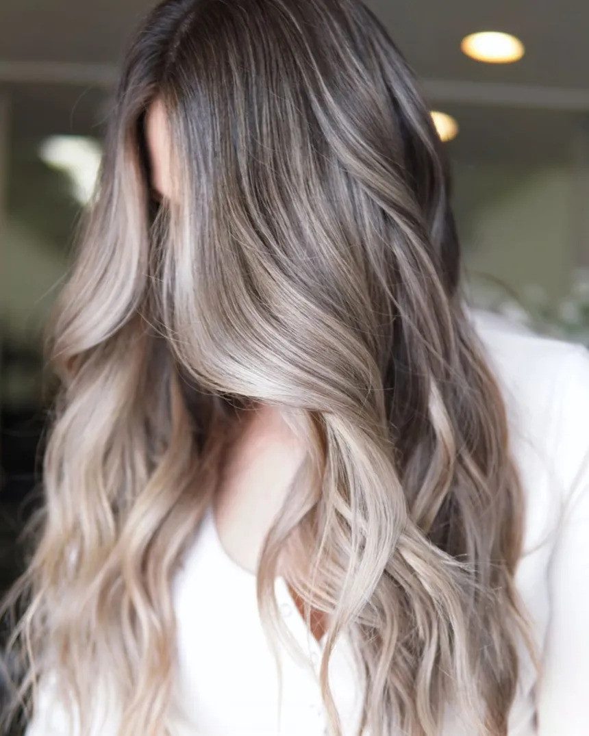 30 Atemberaubende aschblonde Haarfarbideen, die im Trend liegen