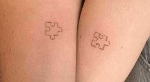 17 Tattoo-Ideen für Cousins und Cousinen: Familiäre Bindungen durch Kunst ausdrücken