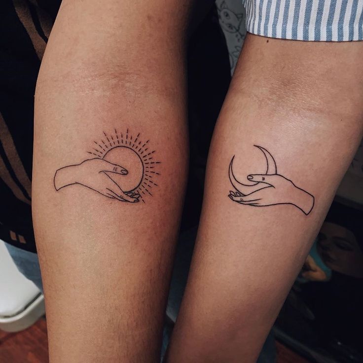 Aussagekräftige Sonne und Mond Tattoos für den besten Freund