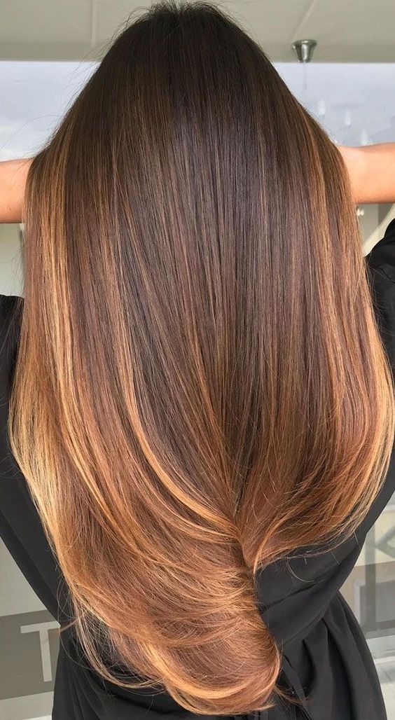 Braune Haare mit Karamell-Ombre