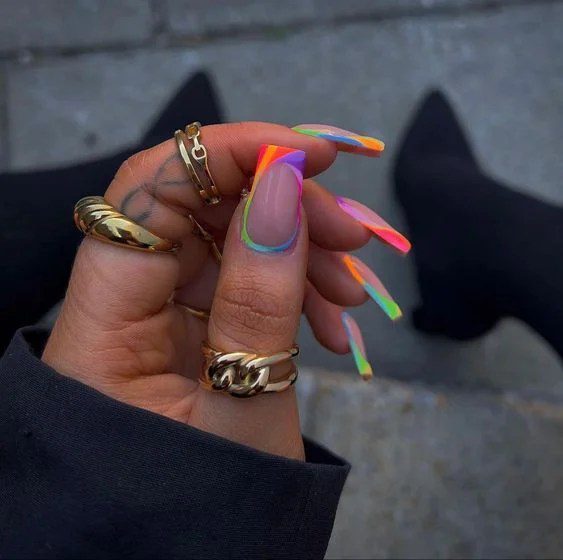 Die besten Neon-Nageldesigns