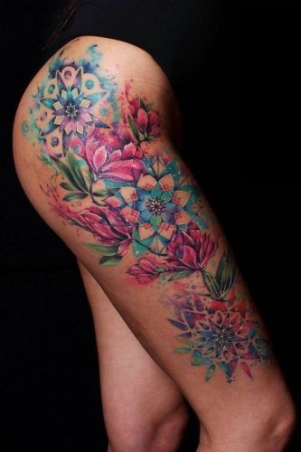 Fernweh-Wunder: Von Reisen inspirierte Tattoos