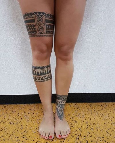 In Kultur eingewickelt: Polynesisches Oberschenkel-Tattoo