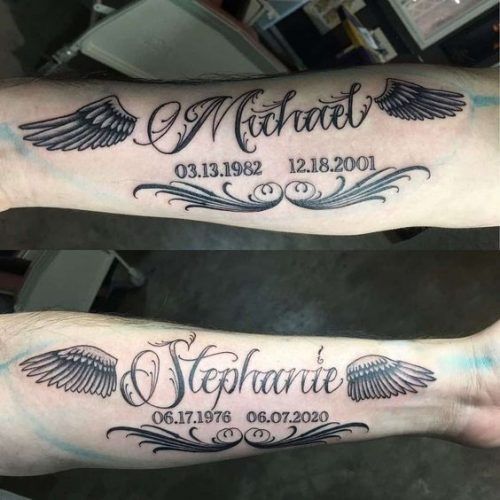 Name mit Engelsflügeln Tattoo