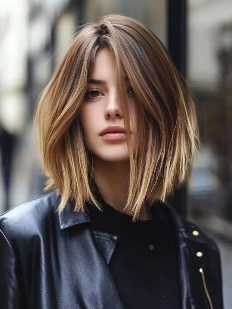 Tousled Inverted Bob mit Balayage