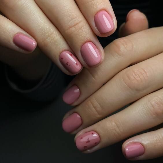 Minimalistisches Pink mit Akzenten